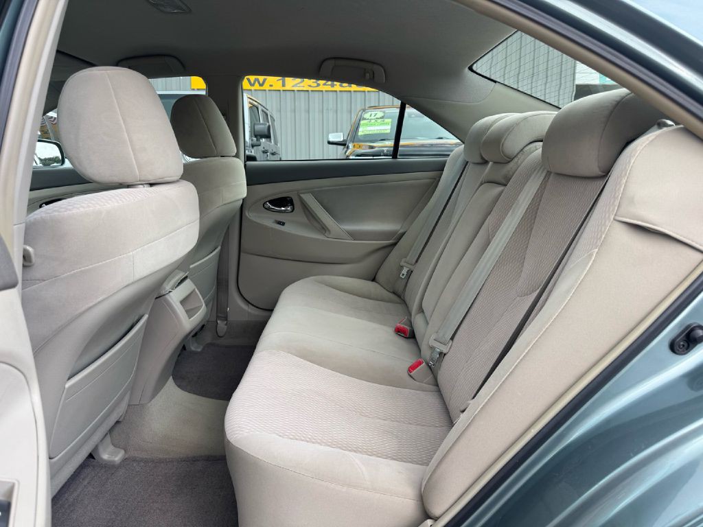 2011 Toyota Camry Image 23