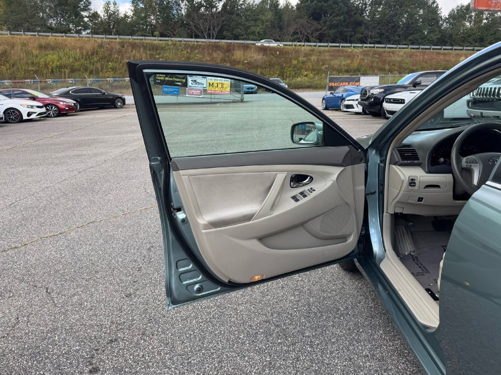 2011 Toyota Camry Image 26