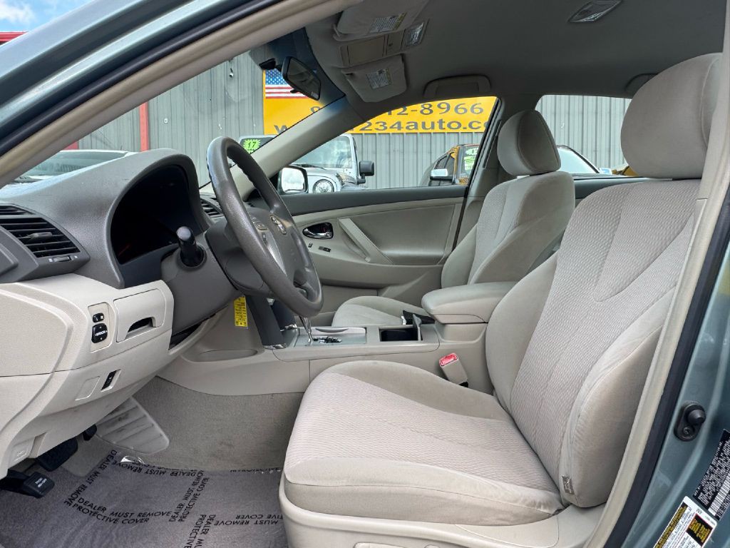 2011 Toyota Camry Image 33