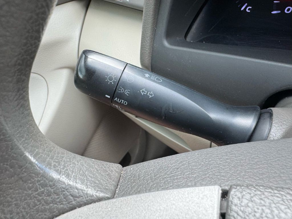 2011 Toyota Camry Image 38