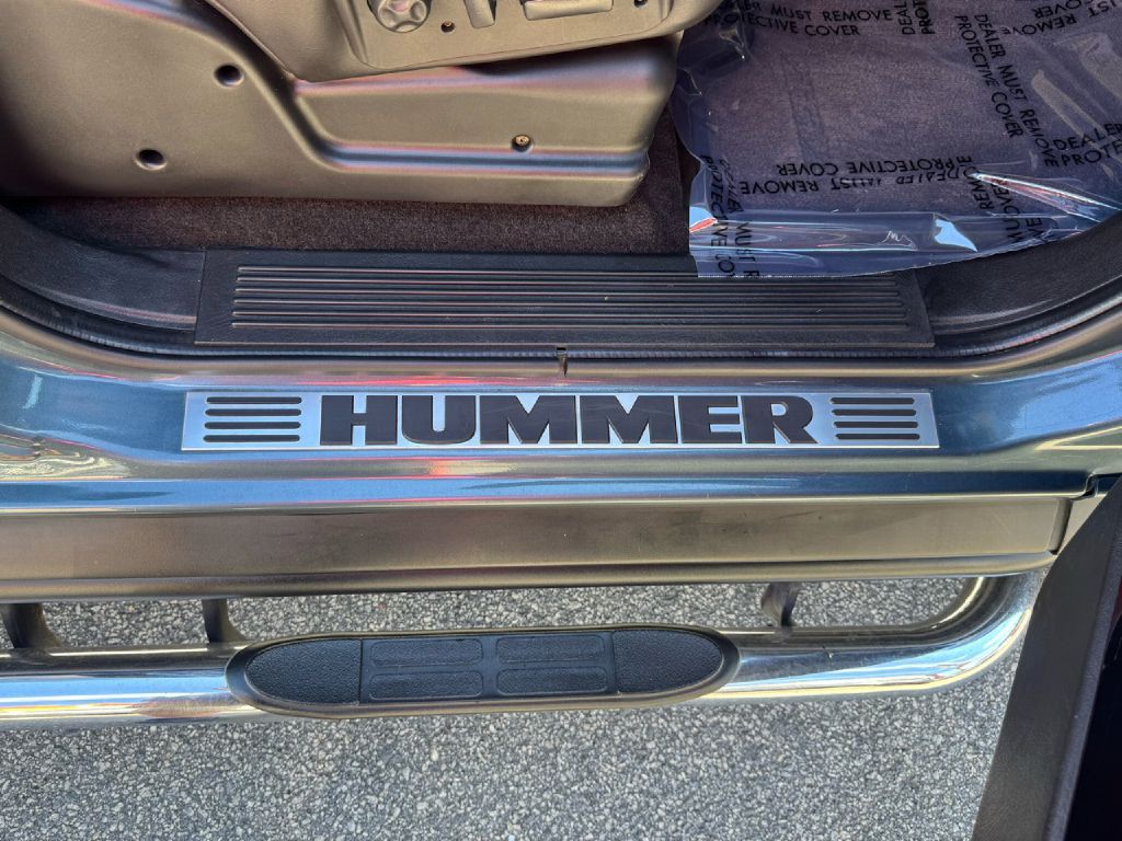 2005 HUMMER H2 Image 11