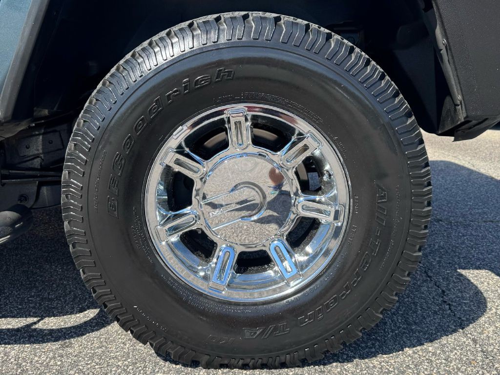 2005 HUMMER H2 Image 32