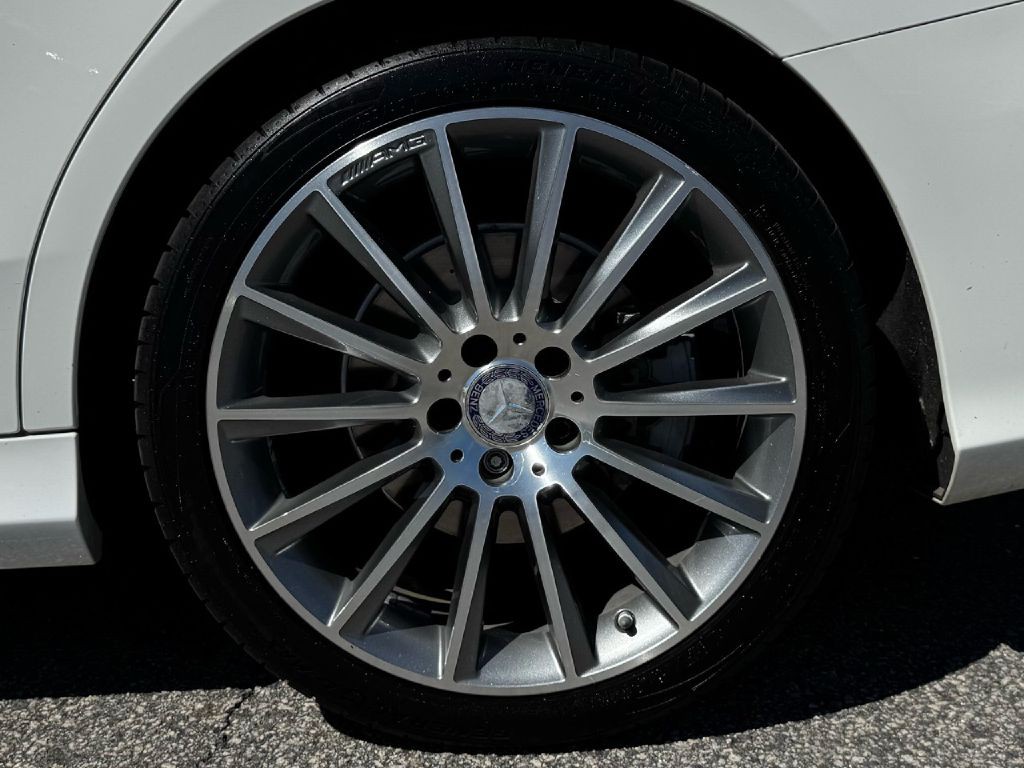 2015 Mercedes-Benz C-Class Image 29