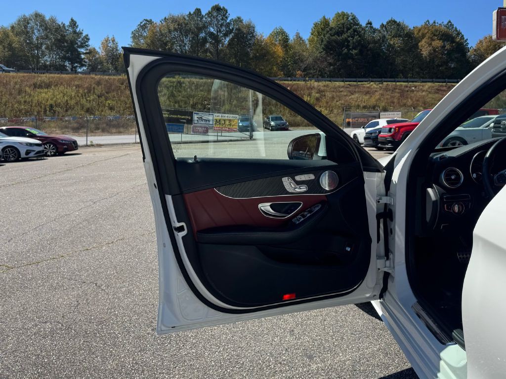 2015 Mercedes-Benz C-Class Image 35
