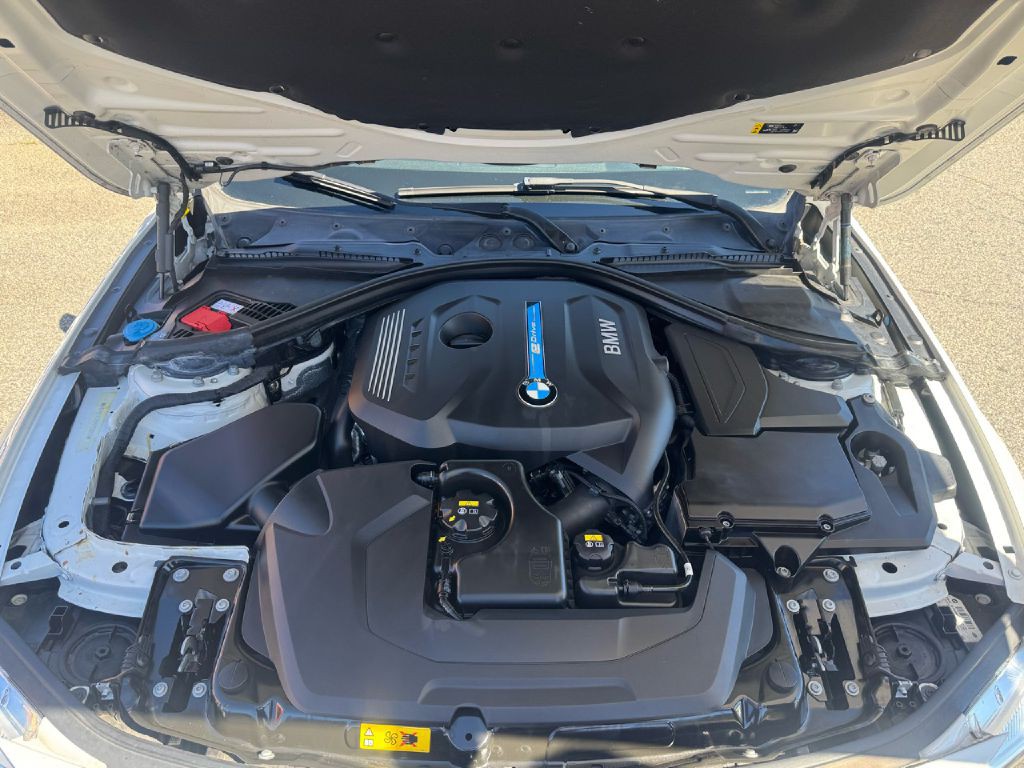2017 BMW 3 Series Image 3