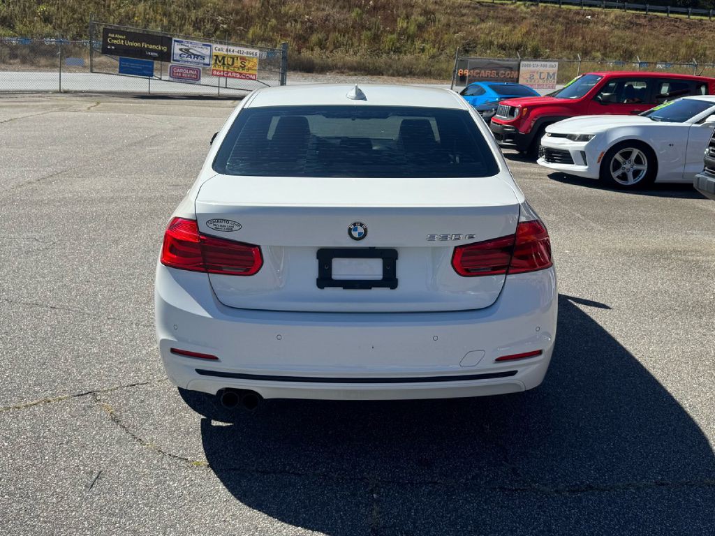 2017 BMW 3 Series Image 15