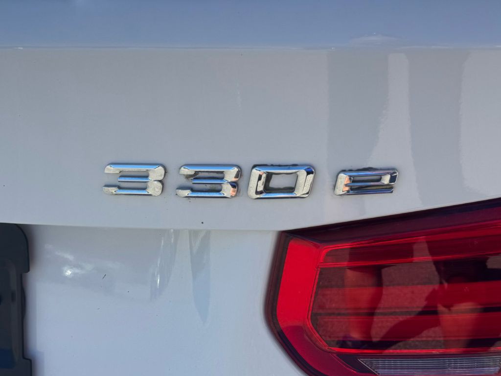 2017 BMW 3 Series Image 20
