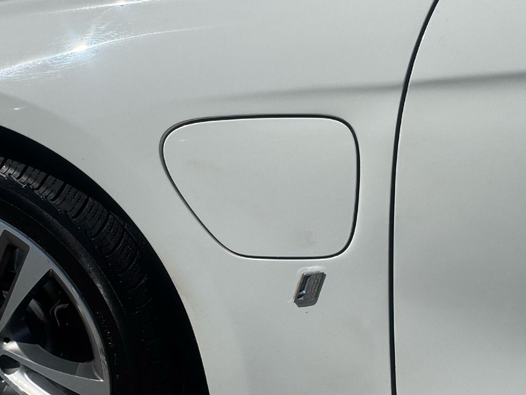 2017 BMW 3 Series Image 31