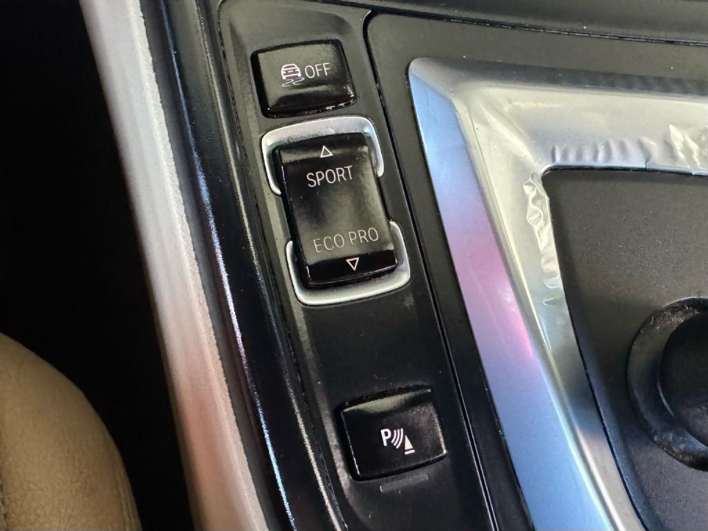 2017 BMW 3 Series Image 61