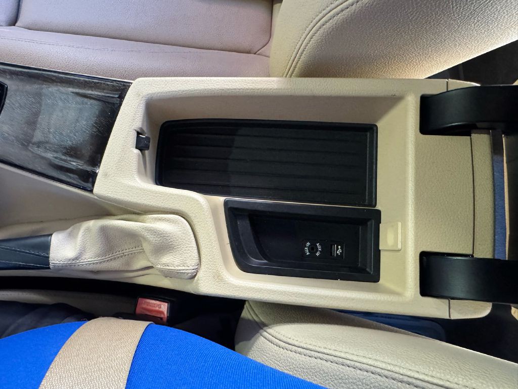 2017 BMW 3 Series Image 65