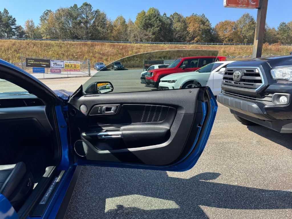 2019 Ford Mustang Image 9