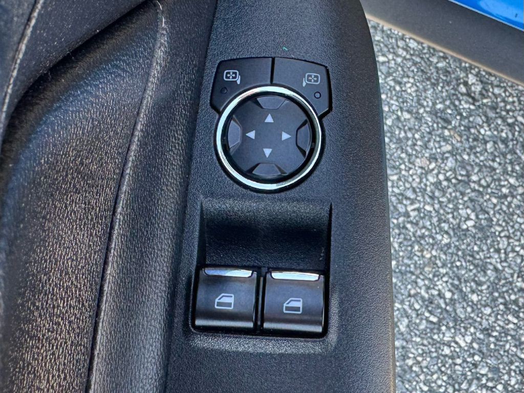 2019 Ford Mustang Image 30
