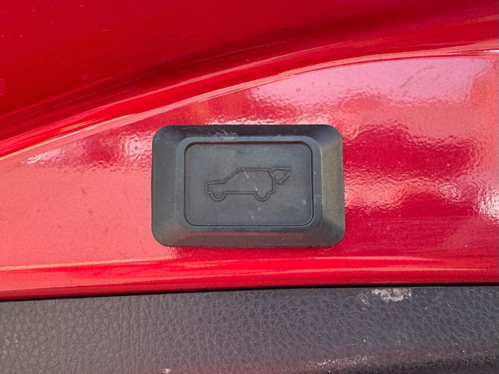 2017 Toyota Rav4 Image 16