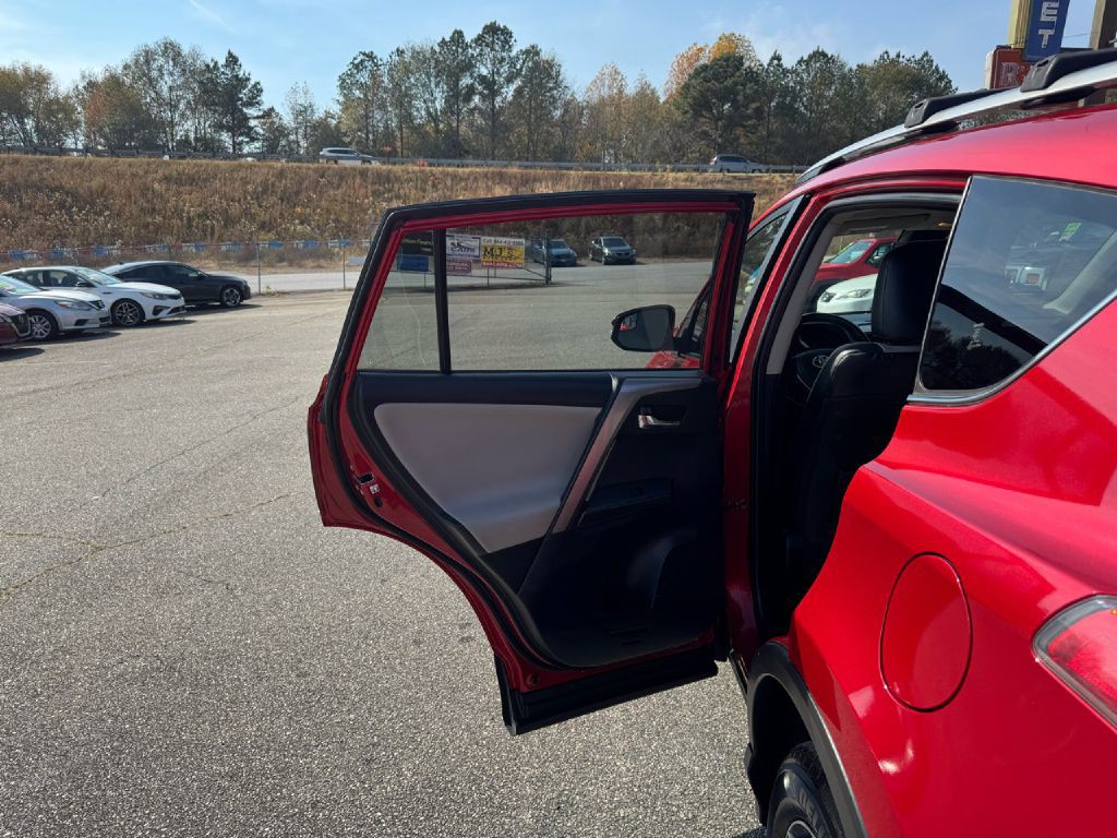 2017 Toyota Rav4 Image 21