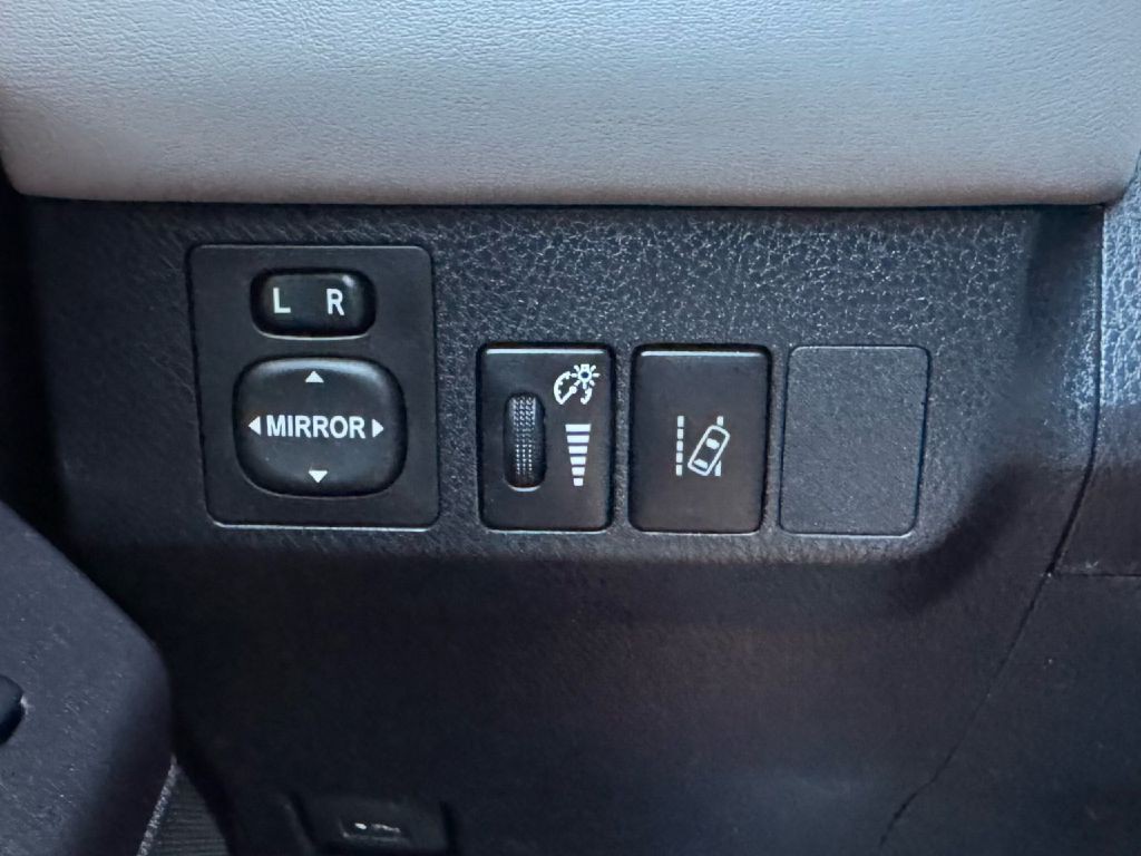 2017 Toyota Rav4 Image 36