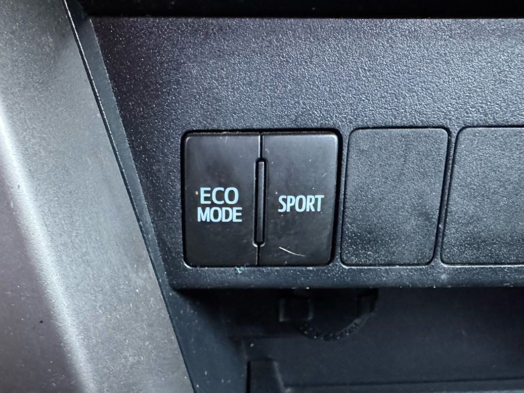 2017 Toyota Rav4 Image 48