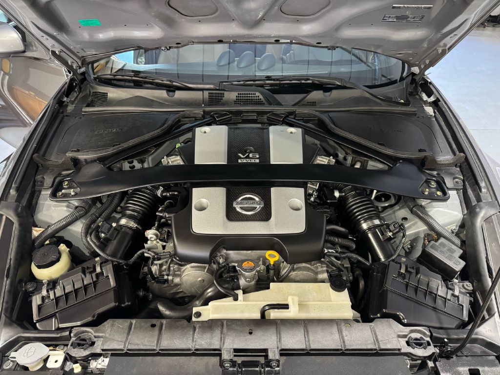 2011 Nissan 370Z Image 3