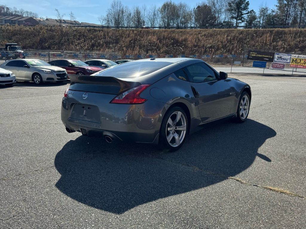 2011 Nissan 370Z Image 13