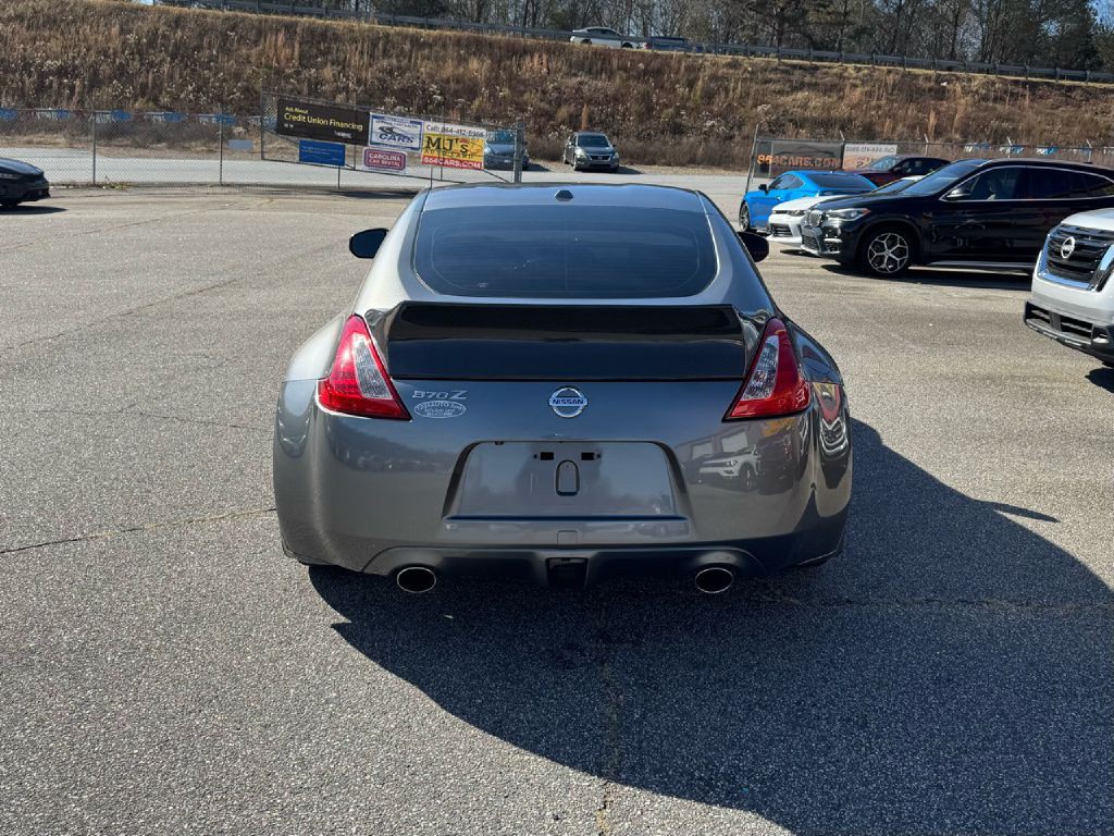 2011 Nissan 370Z Image 15