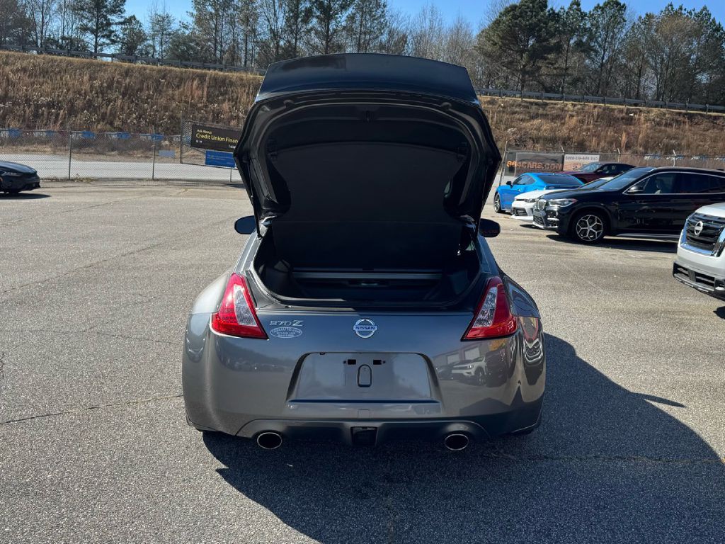 2011 Nissan 370Z Image 16