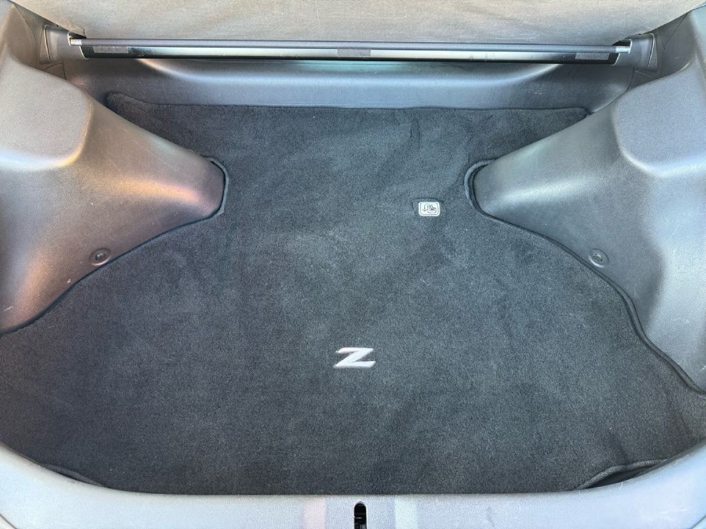 2011 Nissan 370Z Image 17