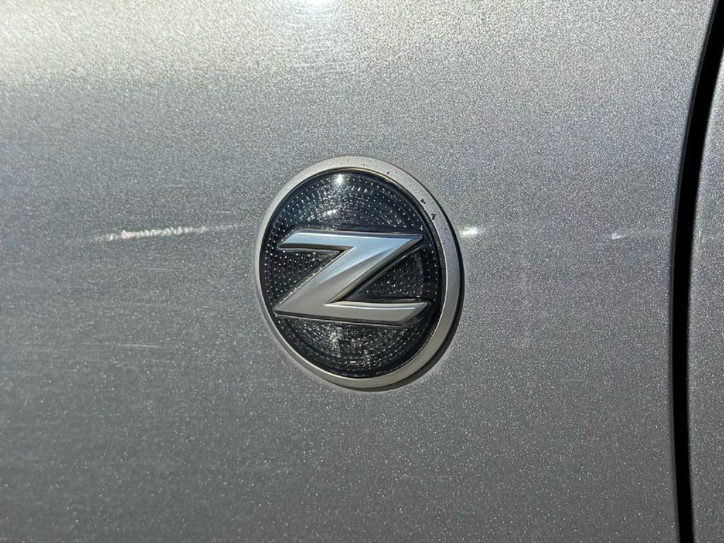 2011 Nissan 370Z Image 24