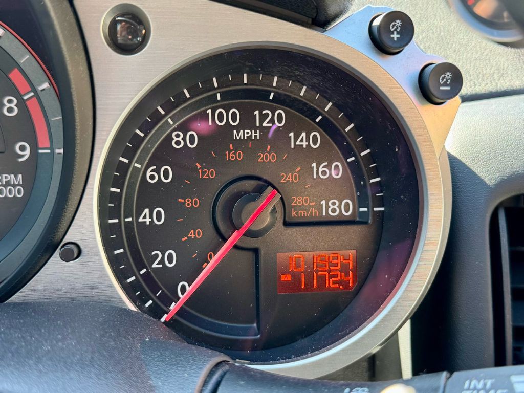 2011 Nissan 370Z Image 37