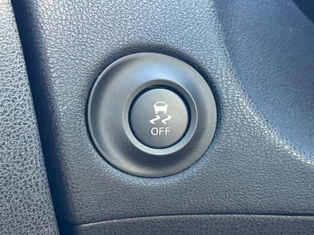 2011 Nissan 370Z Image 41