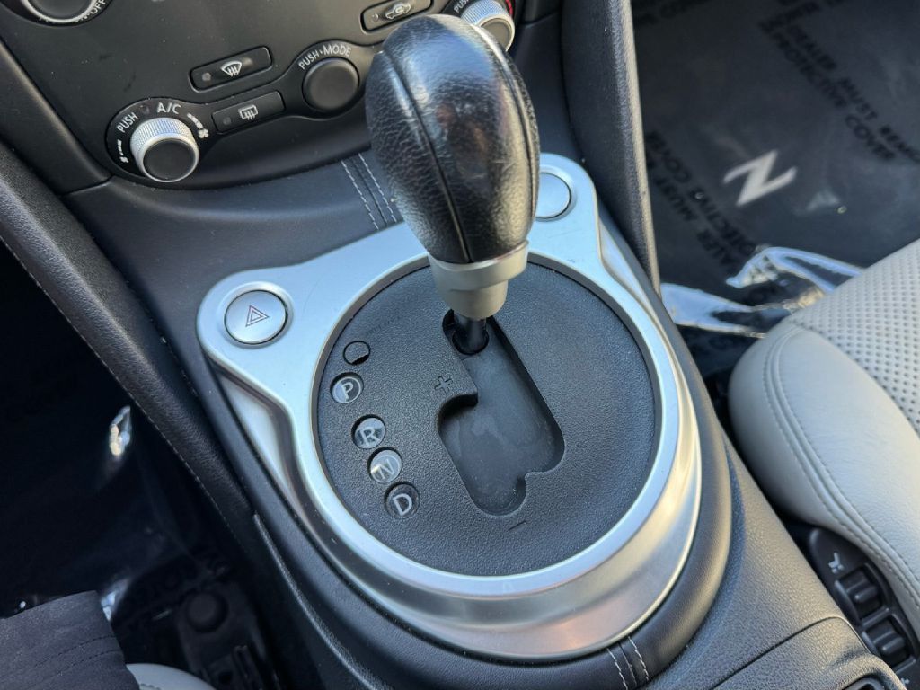 2011 Nissan 370Z Image 52