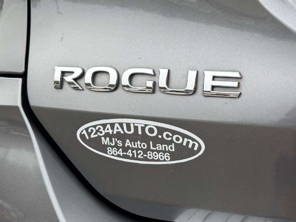 2019 Nissan Rogue Image 17