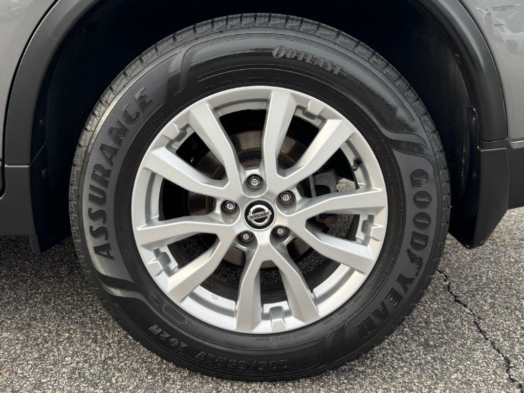 2019 Nissan Rogue Image 19