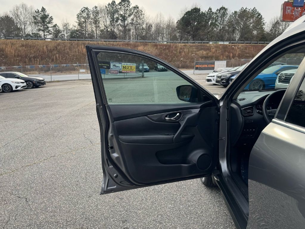 2019 Nissan Rogue Image 24