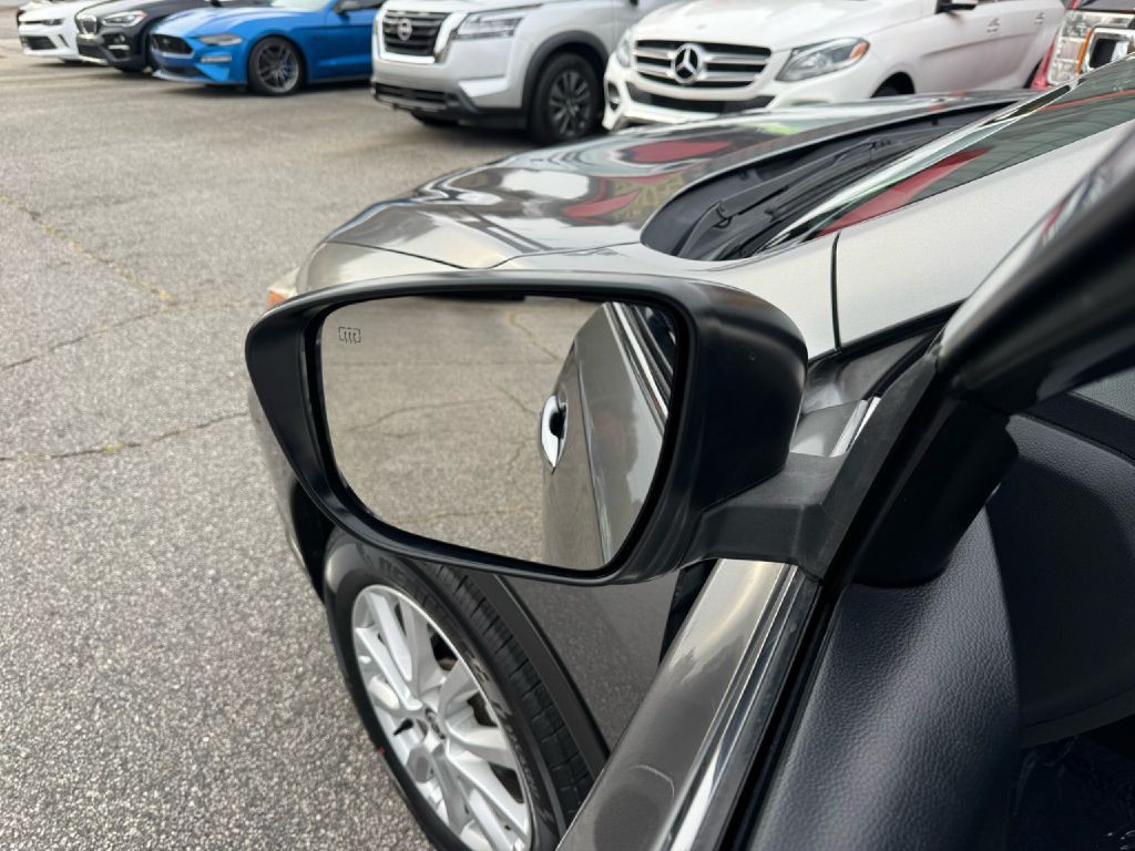 2019 Nissan Rogue Image 25