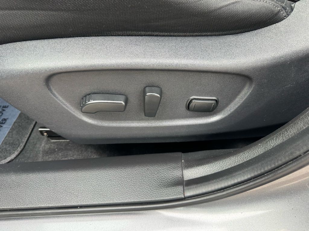 2019 Nissan Rogue Image 30