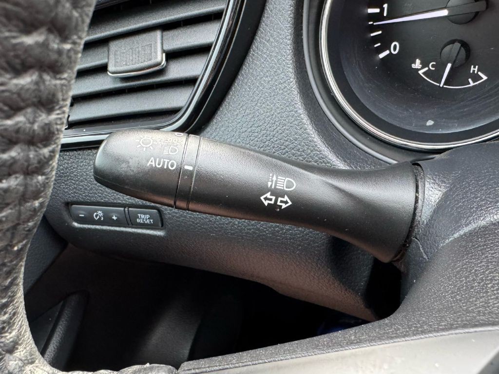 2019 Nissan Rogue Image 38