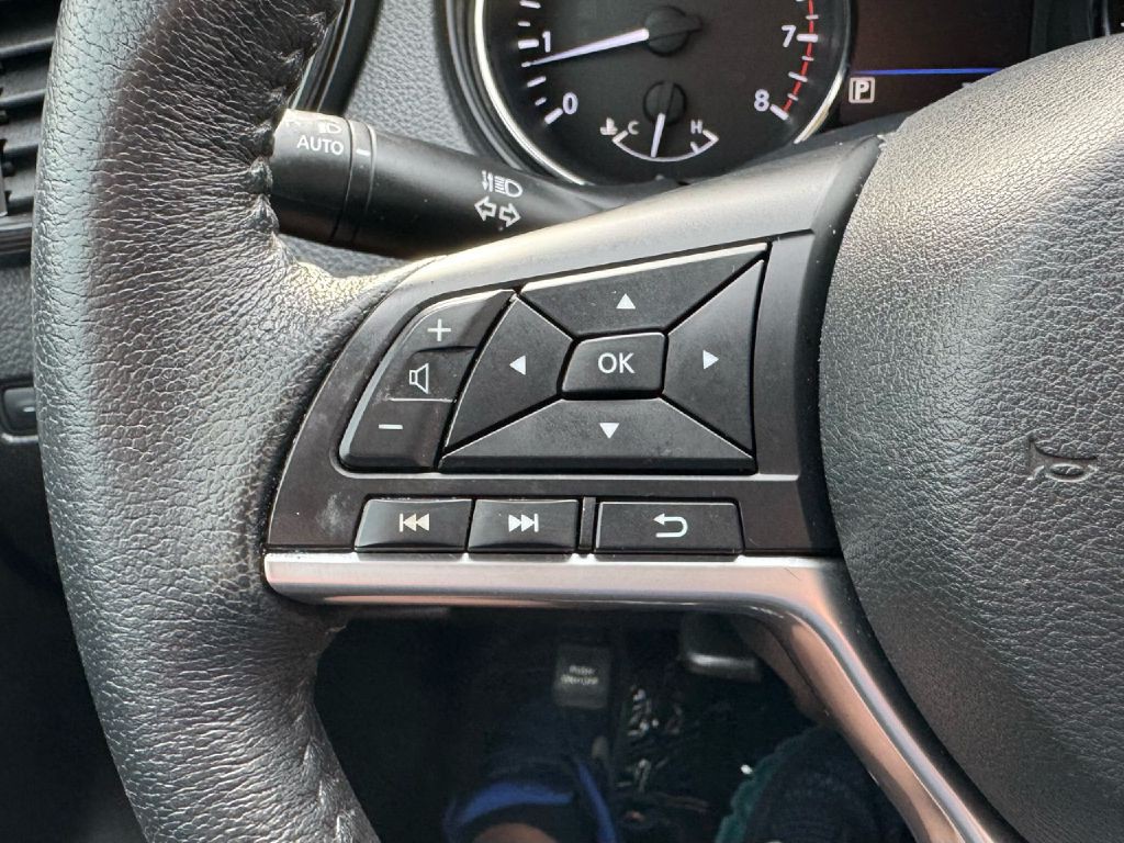 2019 Nissan Rogue Image 39