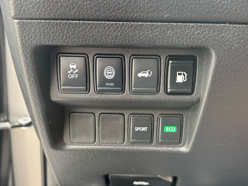 2019 Nissan Rogue Image 40