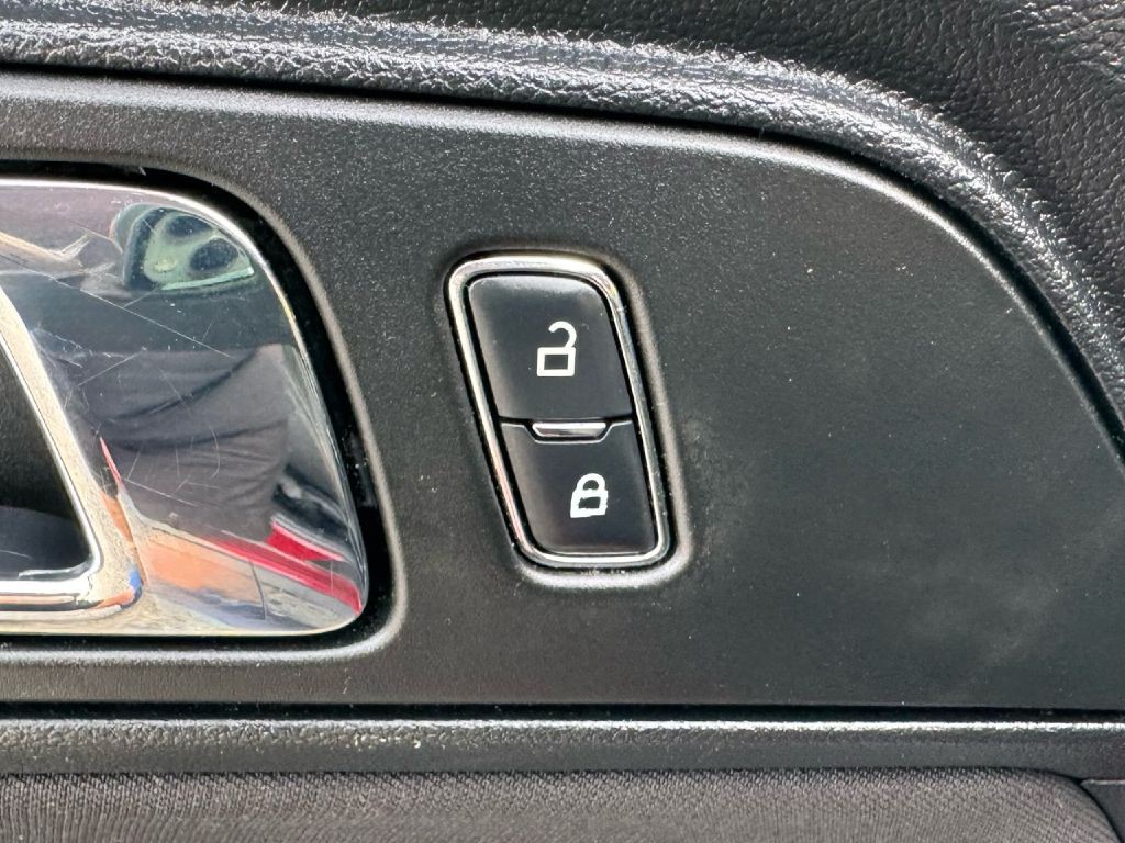 2016 Ford Mustang Image 25