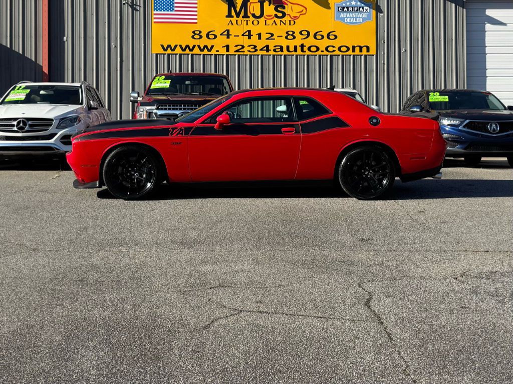 2017 Dodge Challenger Image 2