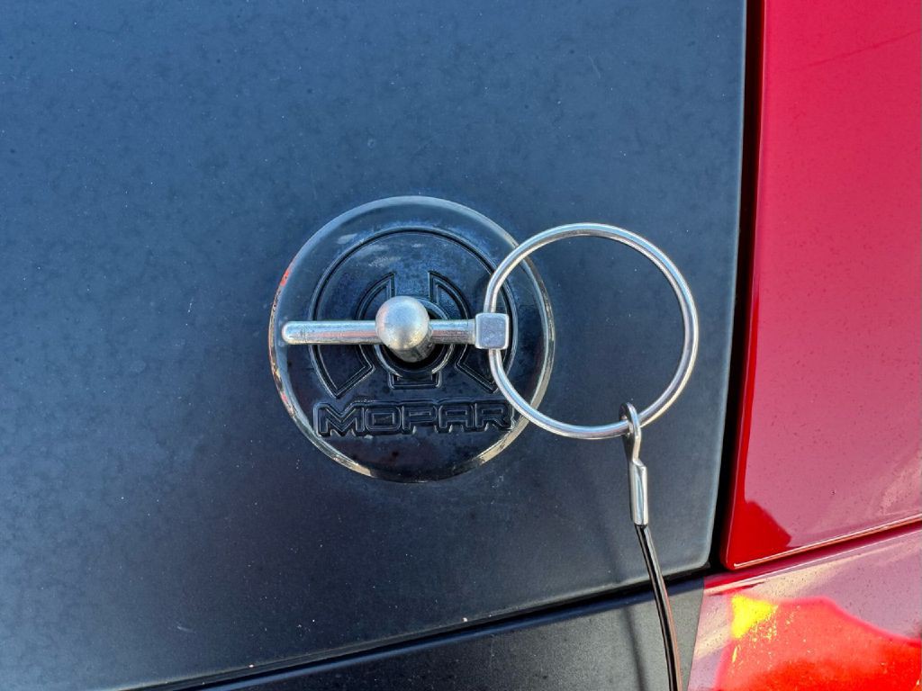 2017 Dodge Challenger Image 5