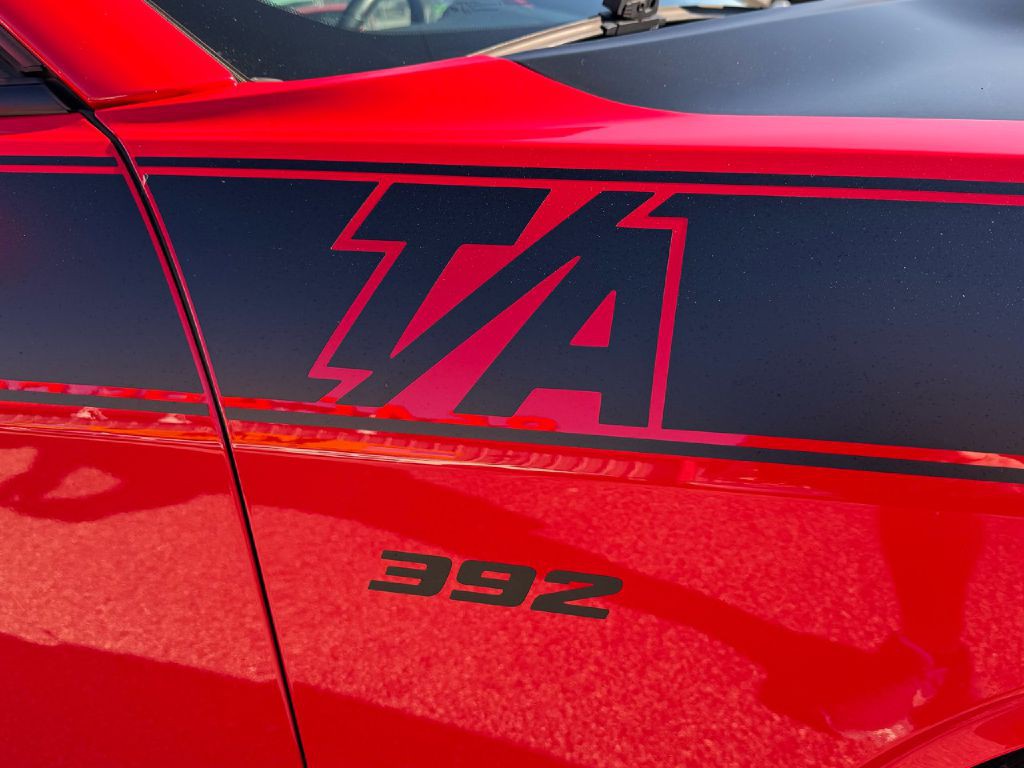 2017 Dodge Challenger Image 12