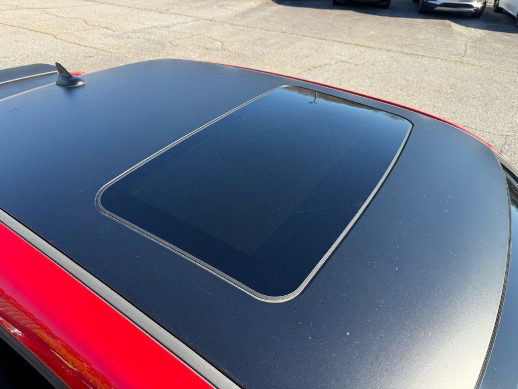 2017 Dodge Challenger Image 16