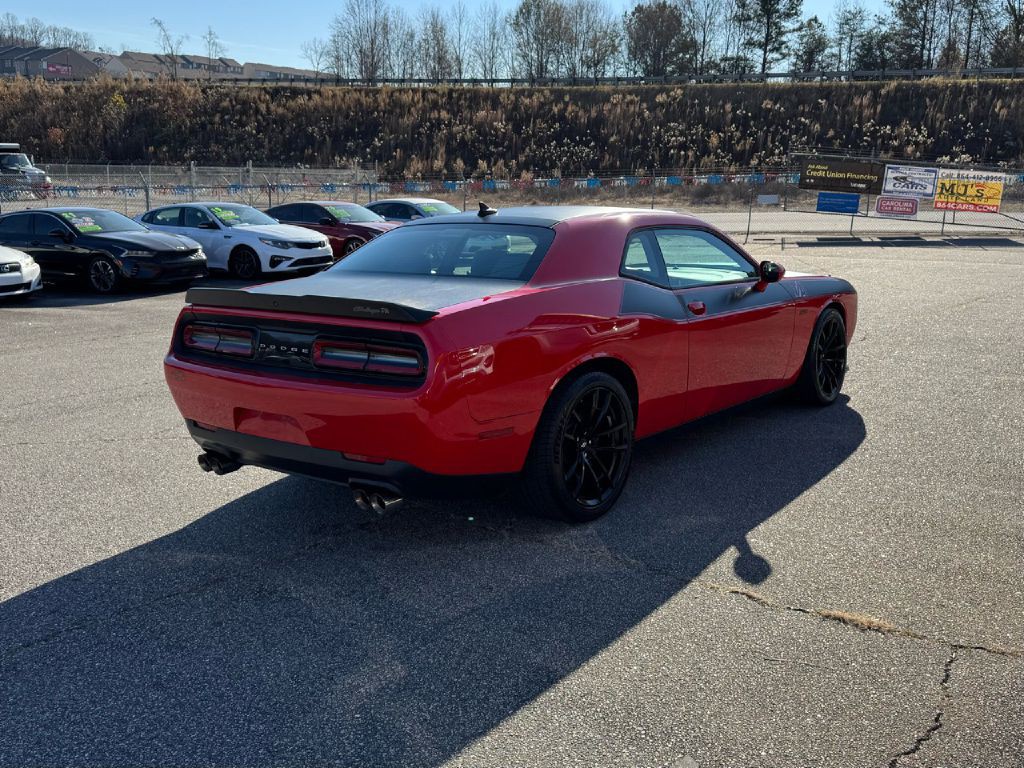 2017 Dodge Challenger Image 17
