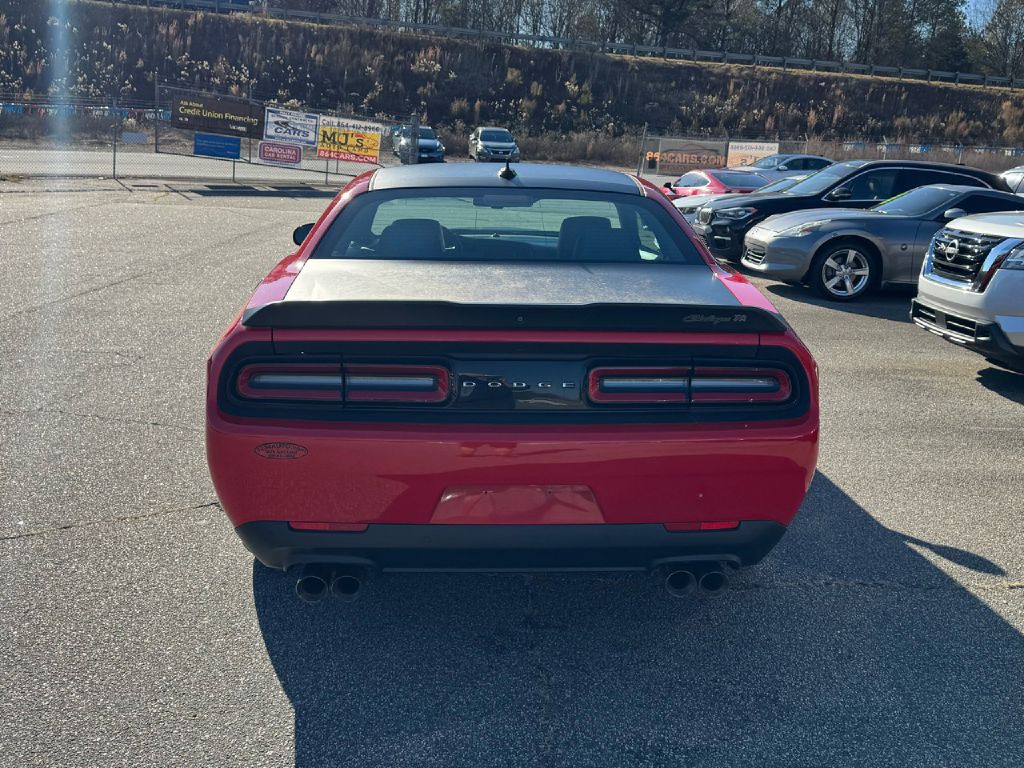 2017 Dodge Challenger Image 18