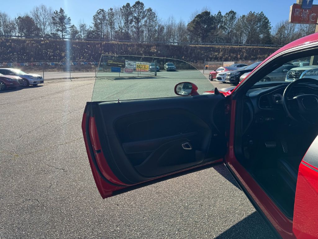 2017 Dodge Challenger Image 28