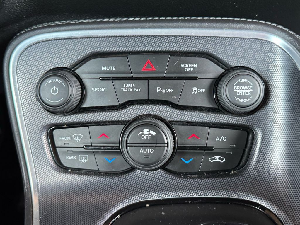 2017 Dodge Challenger Image 68