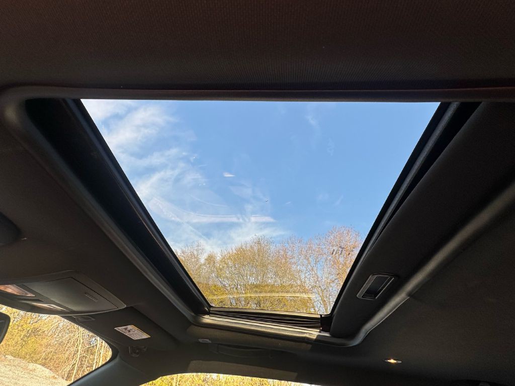 2017 Dodge Challenger Image 74