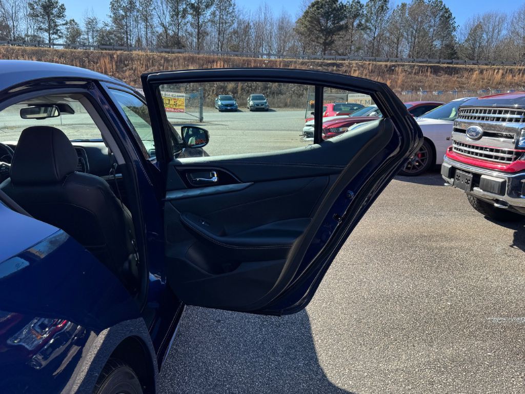 2021 Nissan Maxima Image 10