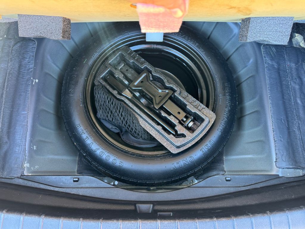 2021 Nissan Maxima Image 16