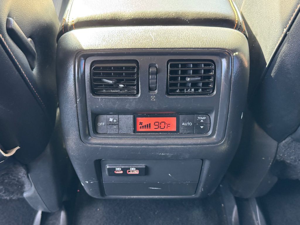 2019 Nissan Pathfinder Image 32